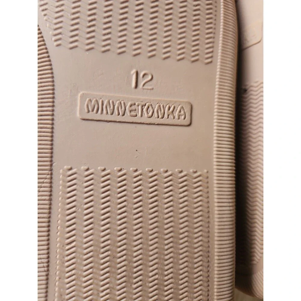 NEW  Minnetonka Twin Gore Sheepskin Tan Slippers - US 12